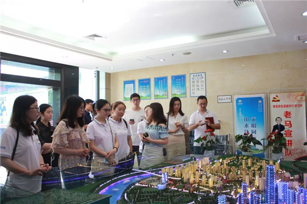 走进“老马工作室”，向优秀党员学习——重庆菠菜导航担保网-信誉菠菜导航网-菠菜导航网党支部开展主题党日活动