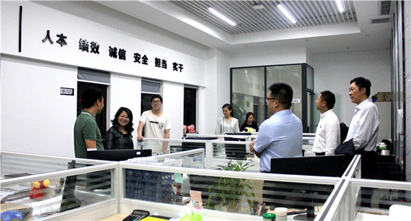 集团公司工会主席柴云妹一行到重庆菠菜导航担保网-信誉菠菜导航网-菠菜导航网调研指导工作