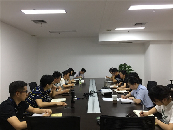 公司党委委员潘洁讲授“不忘初心、牢记使命”主题教育专题党课:立足本职岗位，悟初心担使命