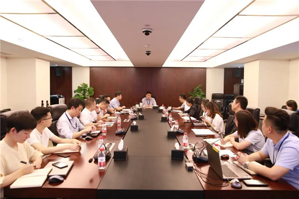 公司党委书记、董事长袁仁军调研交安设施部
